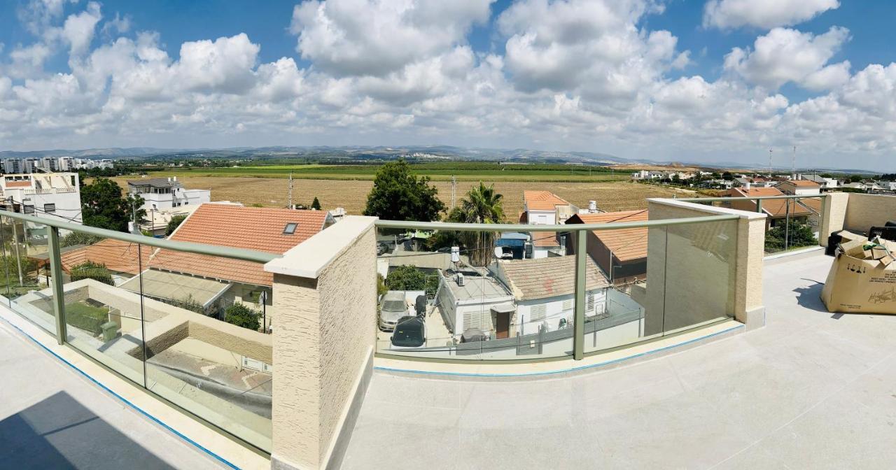 הפינה של טלי בנהריה - אירוח וספא בריאות מחומם Apartment Exterior photo