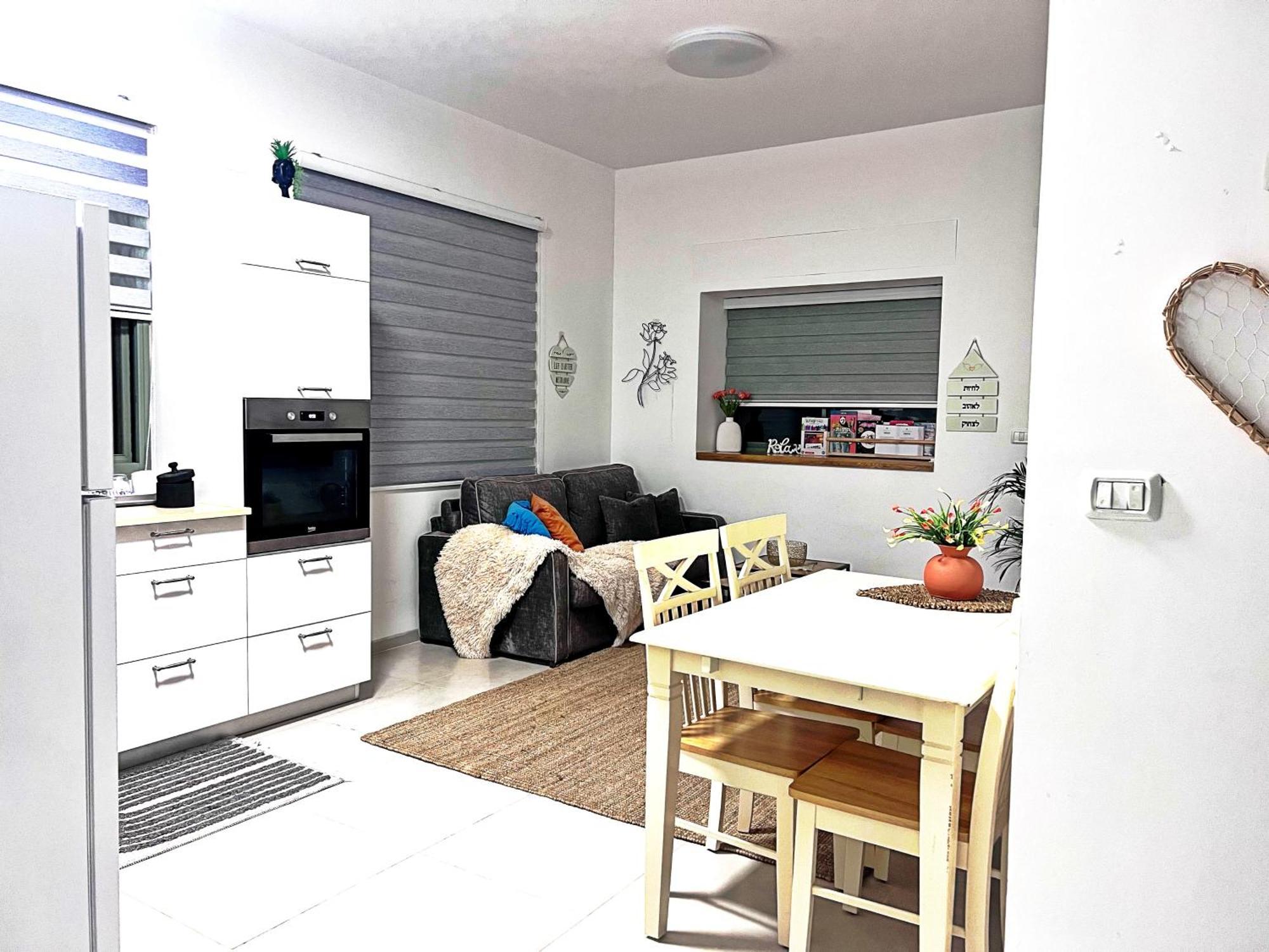 הפינה של טלי בנהריה - אירוח וספא בריאות מחומם Apartment Exterior photo